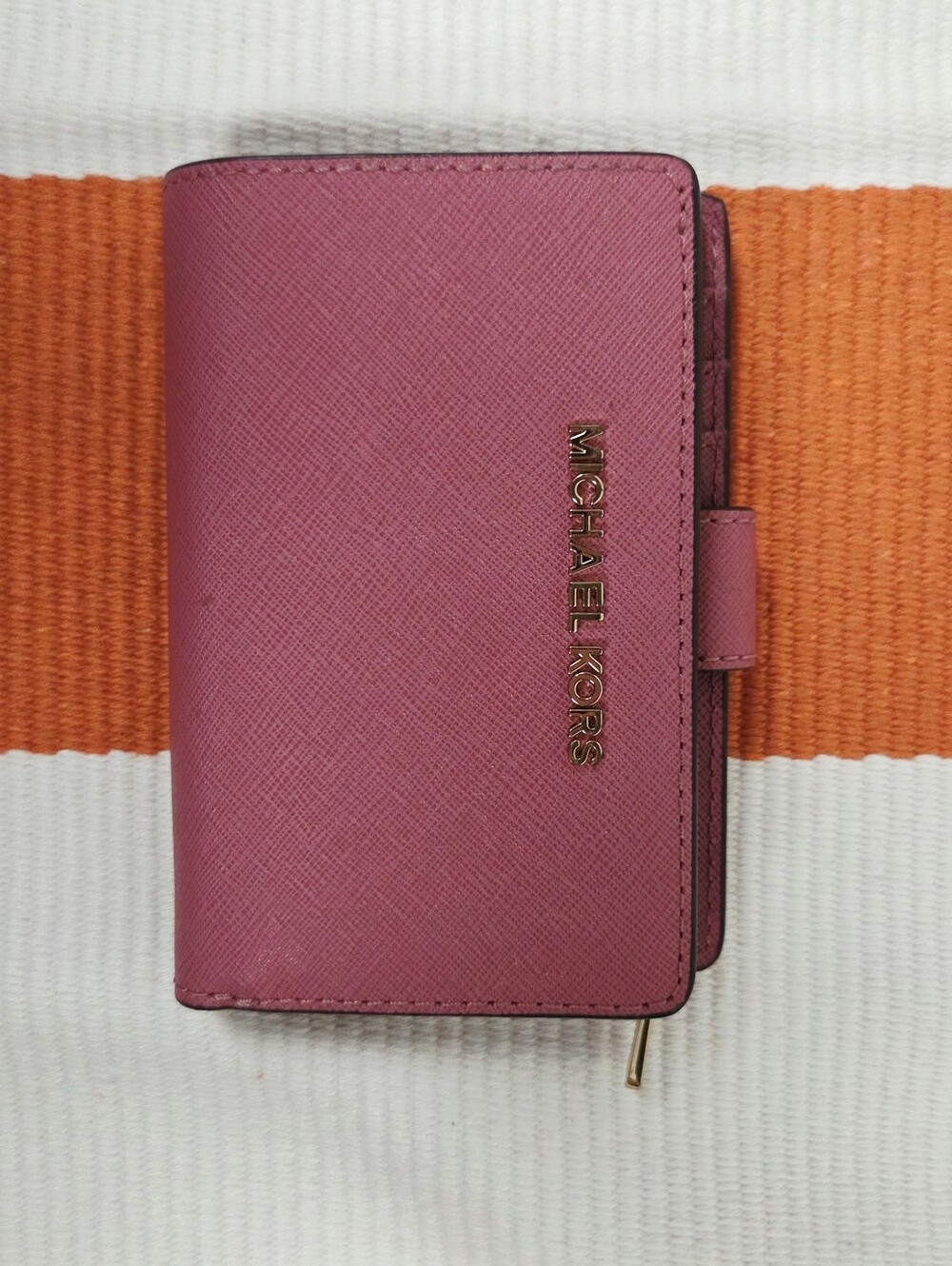 Michael Kors Hot Pink Saffiano Leather Wallet with Gold Logo - Picture 2 of 9